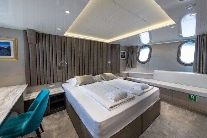 Window Cabin - Double Only