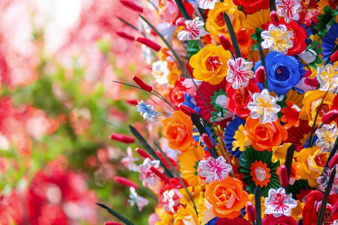 Paper Flower Making in Hue