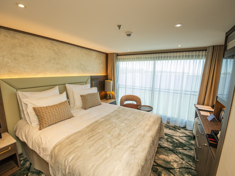 Stern Cabin - Diamond Deck