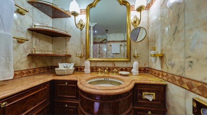 Deluxe Staterooms (Cat. D)