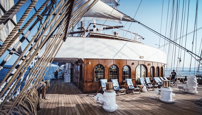 Lido Deck & Bar