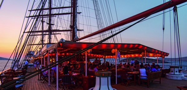 Lido Deck & Bar