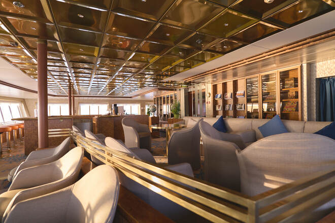 Observation Lounge & Library