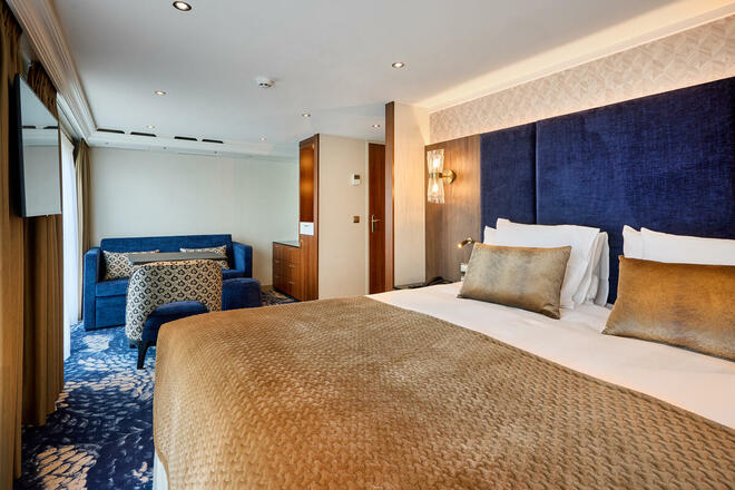 Category 7 Suite