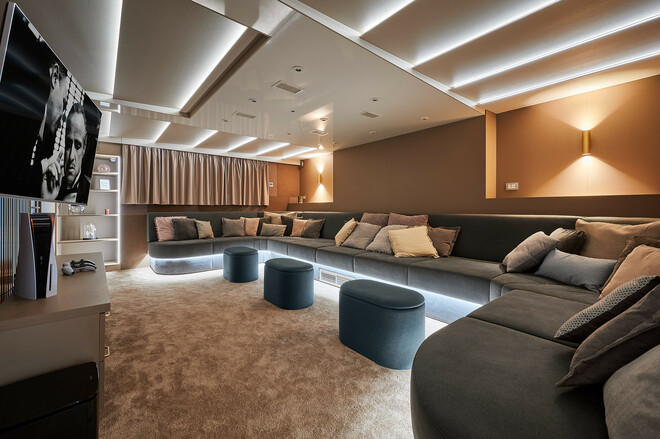 Private Cinema 